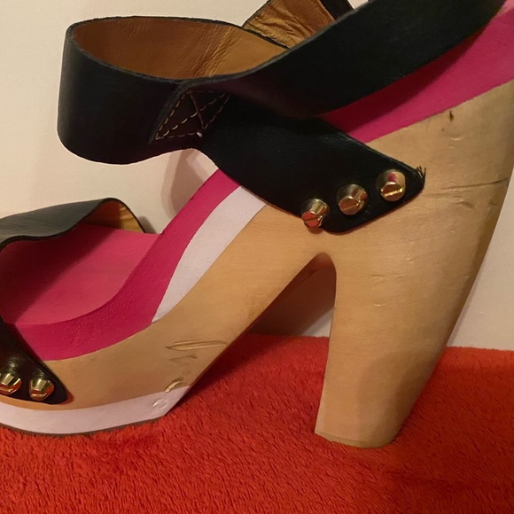 Flogg Platform Sandals (display model) - Picture 9 of 13